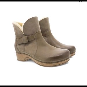 Dansko shearling clog boot. Brand new!